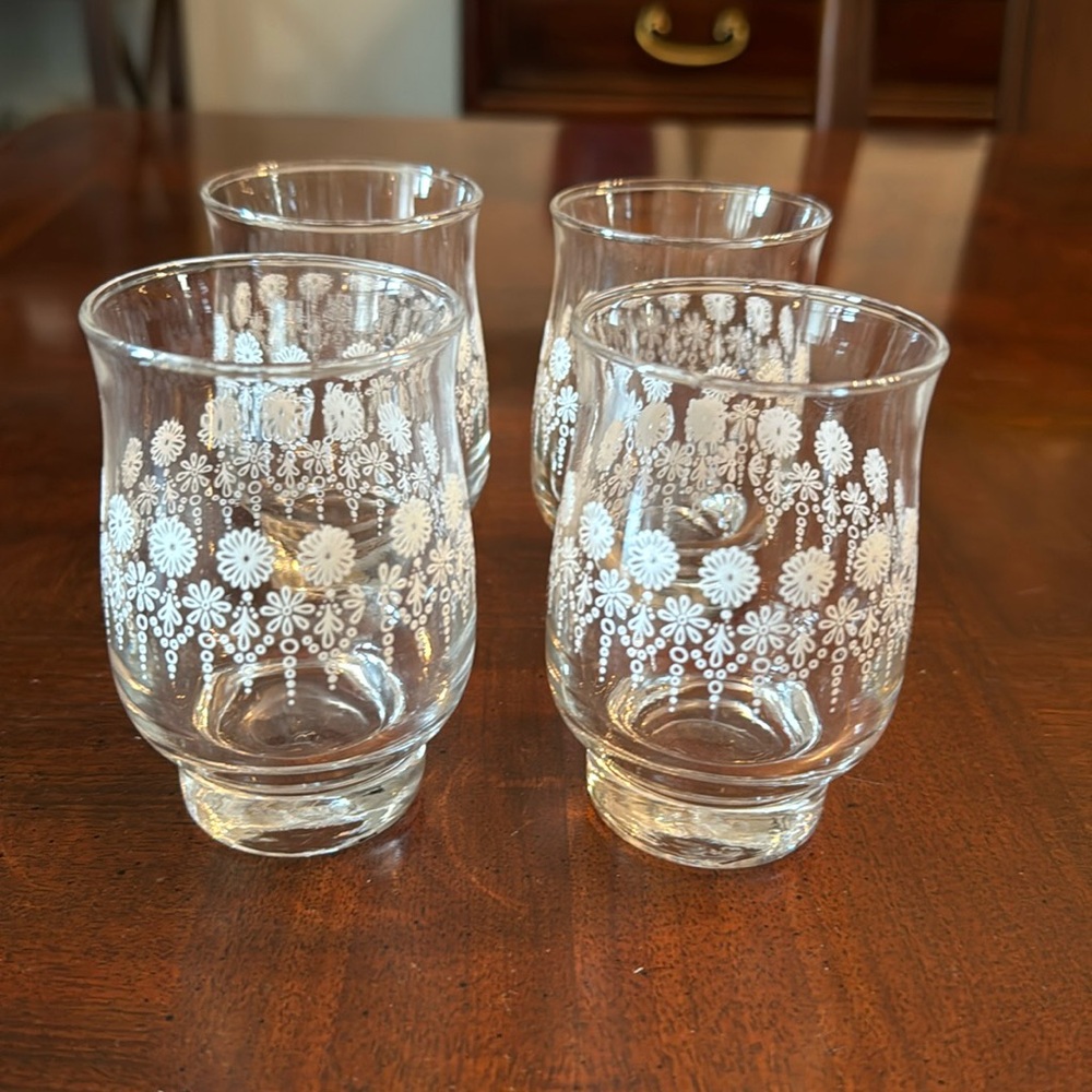 70's Vintage Set of 4 Dominion Glass Floral White and Clear Kitchen Glasses Bar
